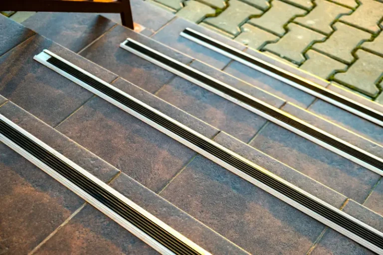 Außentreppe_416465410